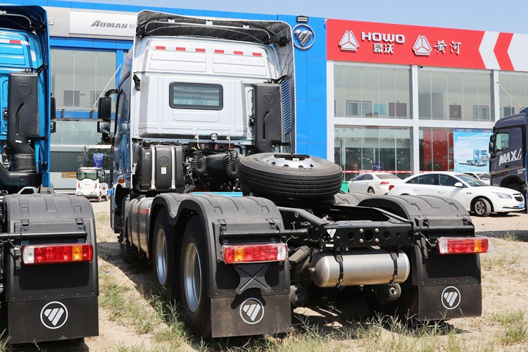 FOTON Foton 6x4 Tractor Head for Sale in Tanzania - Xe đầu kéo: hình 4 FOTON Foton 6x4 Tractor Head for Sale in Tanzania - Xe đầu kéo: hình 4