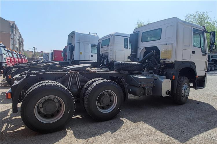 SINOTRUK Howo 400hp Truck Tractor Price with Weichai Engine In Guinea - Xe đầu kéo: hình 3 SINOTRUK Howo 400hp Truck Tractor Price with Weichai Engine In Guinea - Xe đầu kéo: hình 3