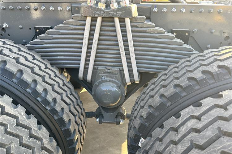 SINOTRUK Howo New Model 371 HP Truck Head for Sale In Zambia - Xe đầu kéo: hình 4 SINOTRUK Howo New Model 371 HP Truck Head for Sale In Zambia - Xe đầu kéo: hình 4