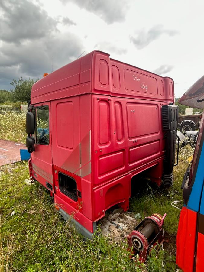 DAF XF105-510 Rouge Grenat - Cabin cho Xe tải: hình 5 DAF XF105-510 Rouge Grenat - Cabin cho Xe tải: hình 5