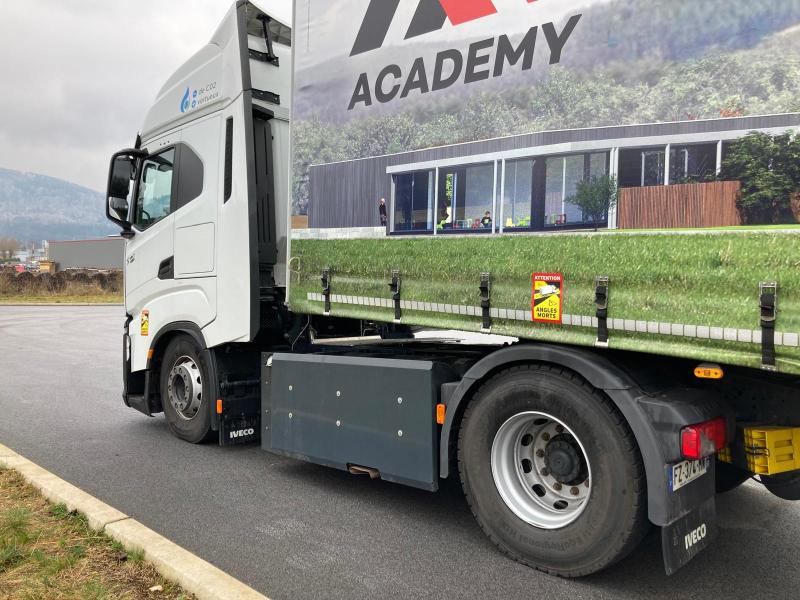 Iveco S-WAY 460 - Xe đầu kéo: hình 4 Iveco S-WAY 460 - Xe đầu kéo: hình 4