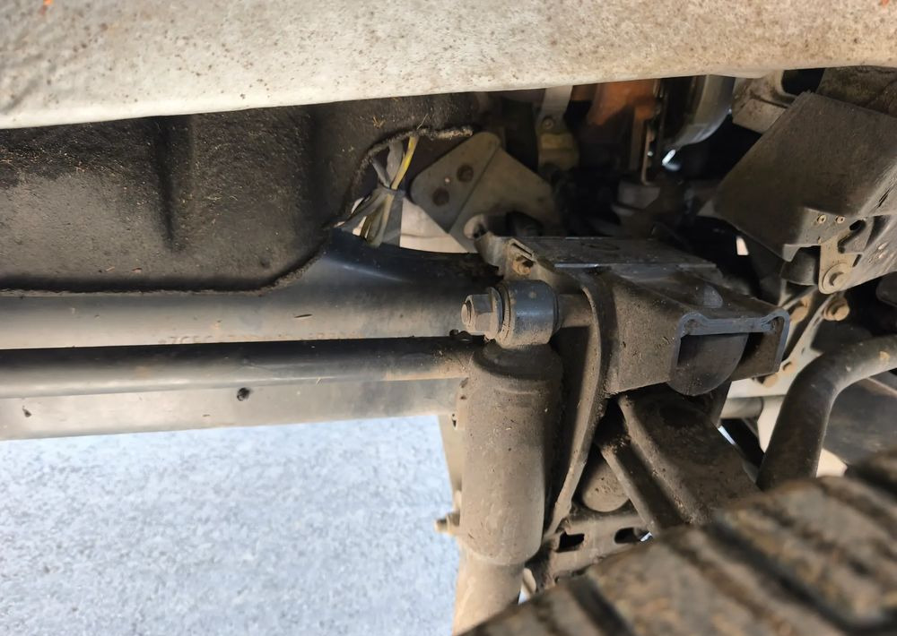 Iveco DAILY 70C18 KONTENER 5,5M obsługa silnika nowy rozrząd - Xe tải hộp: hình 4 Iveco DAILY 70C18 KONTENER 5,5M obsługa silnika nowy rozrząd - Xe tải hộp: hình 4