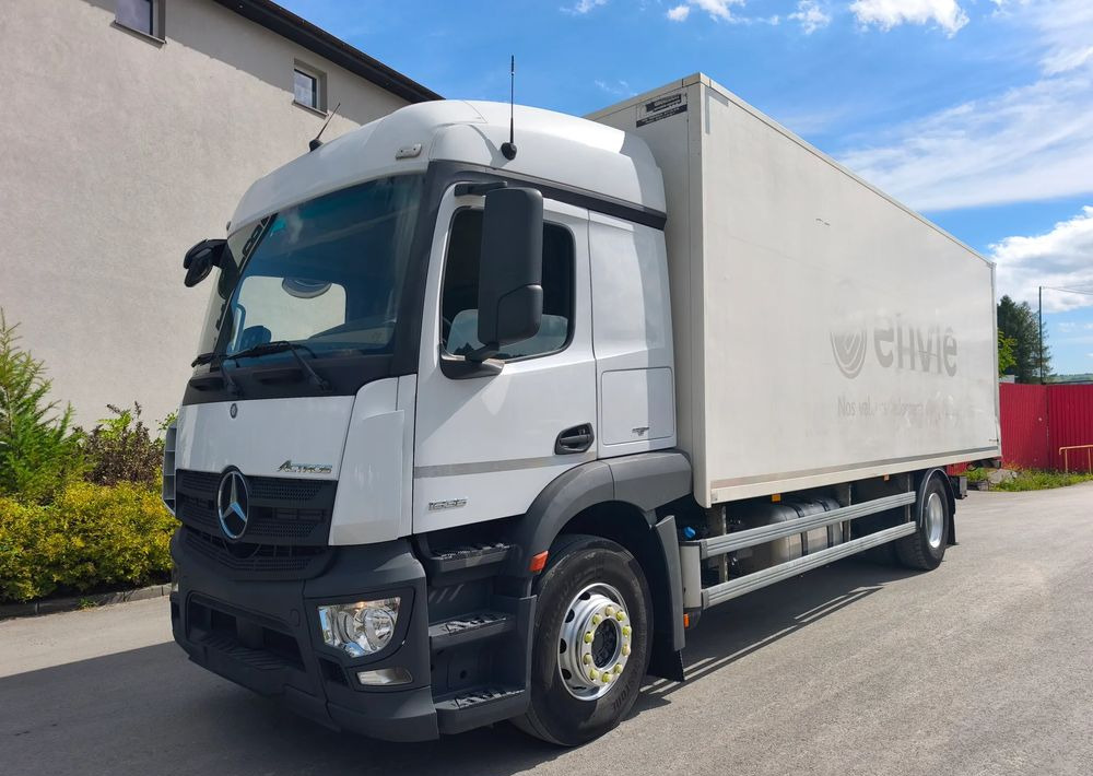 Mercedes-Benz ACTROS 18.360 kontener 18 p , winda - Xe tải hộp: hình 2 Mercedes-Benz ACTROS 18.360 kontener 18 p , winda - Xe tải hộp: hình 2