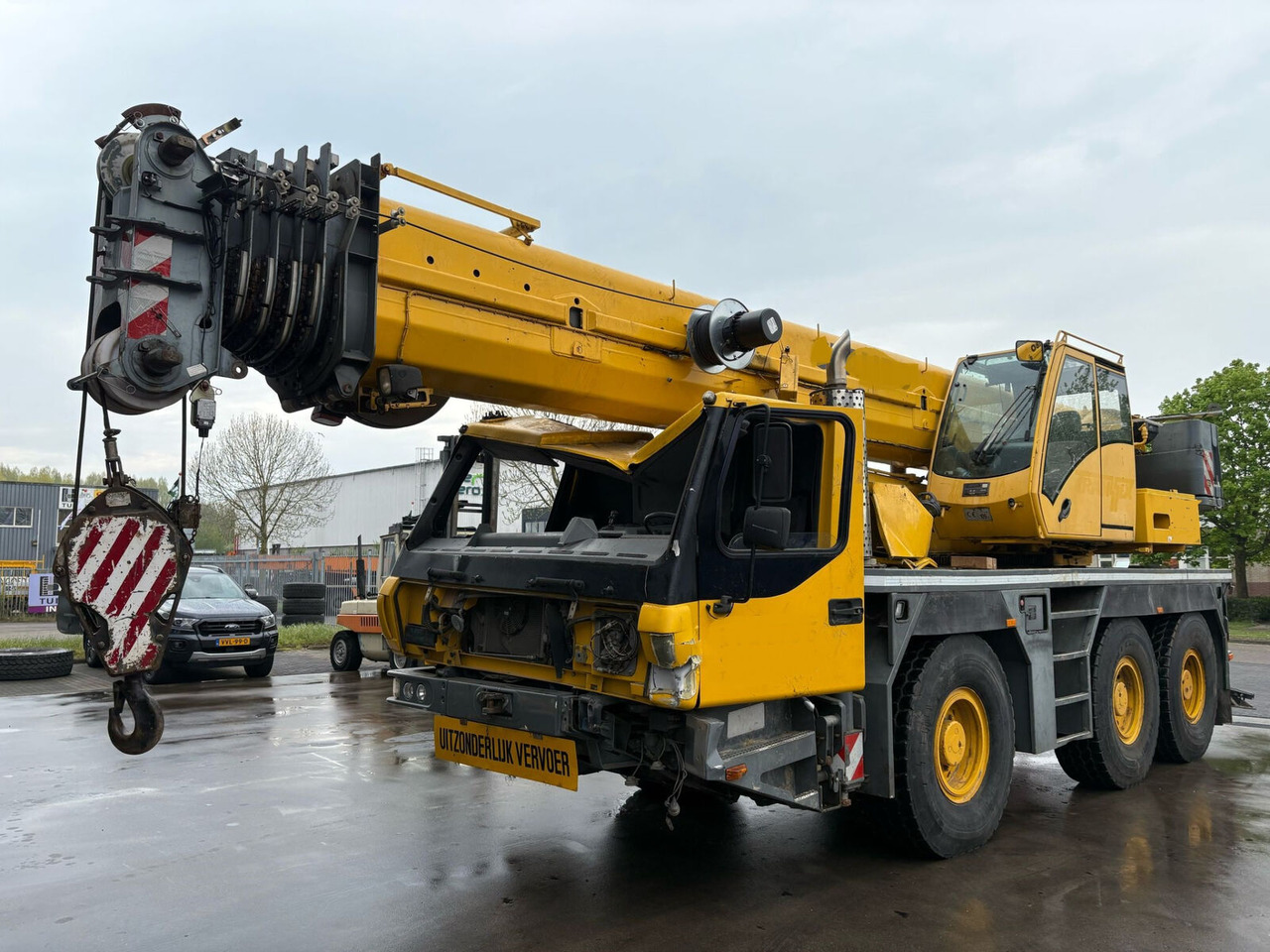 Grove GMK 3055 - Cần cẩu mọi địa hình: hình 1 Grove GMK 3055 - Cần cẩu mọi địa hình: hình 1