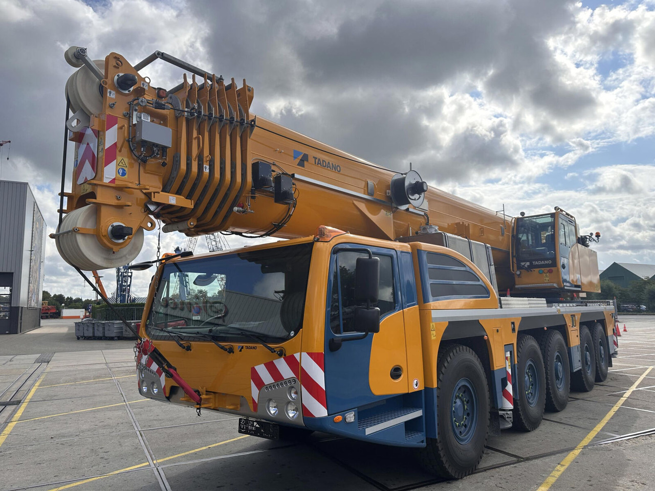 Tadano Tadano AC 5.220 L-1 - Cẩu bánh lốp: hình 1 Tadano Tadano AC 5.220 L-1 - Cẩu bánh lốp: hình 1