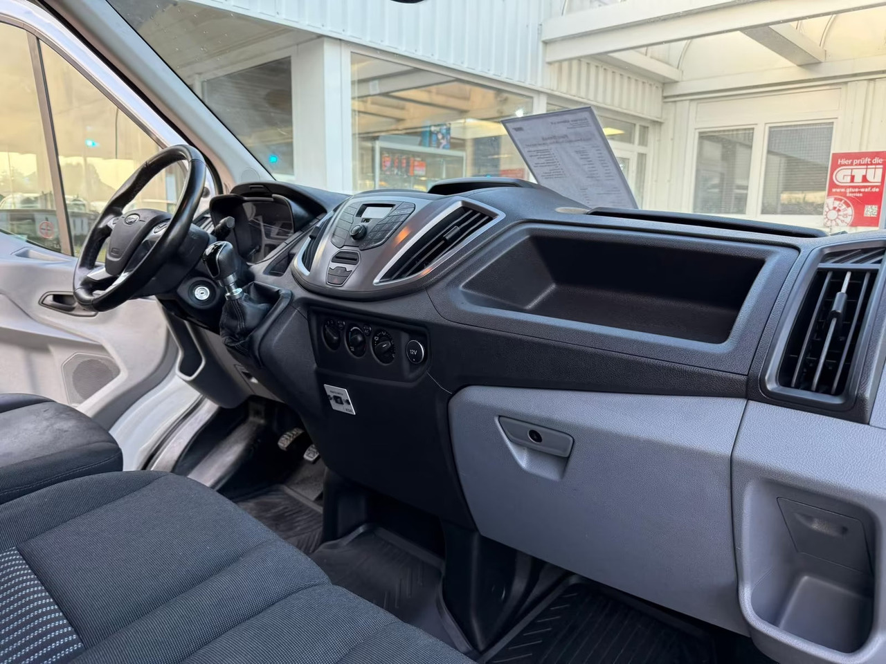 Ford Transit - Xe van nhỏ gọn: hình 5 Ford Transit - Xe van nhỏ gọn: hình 5