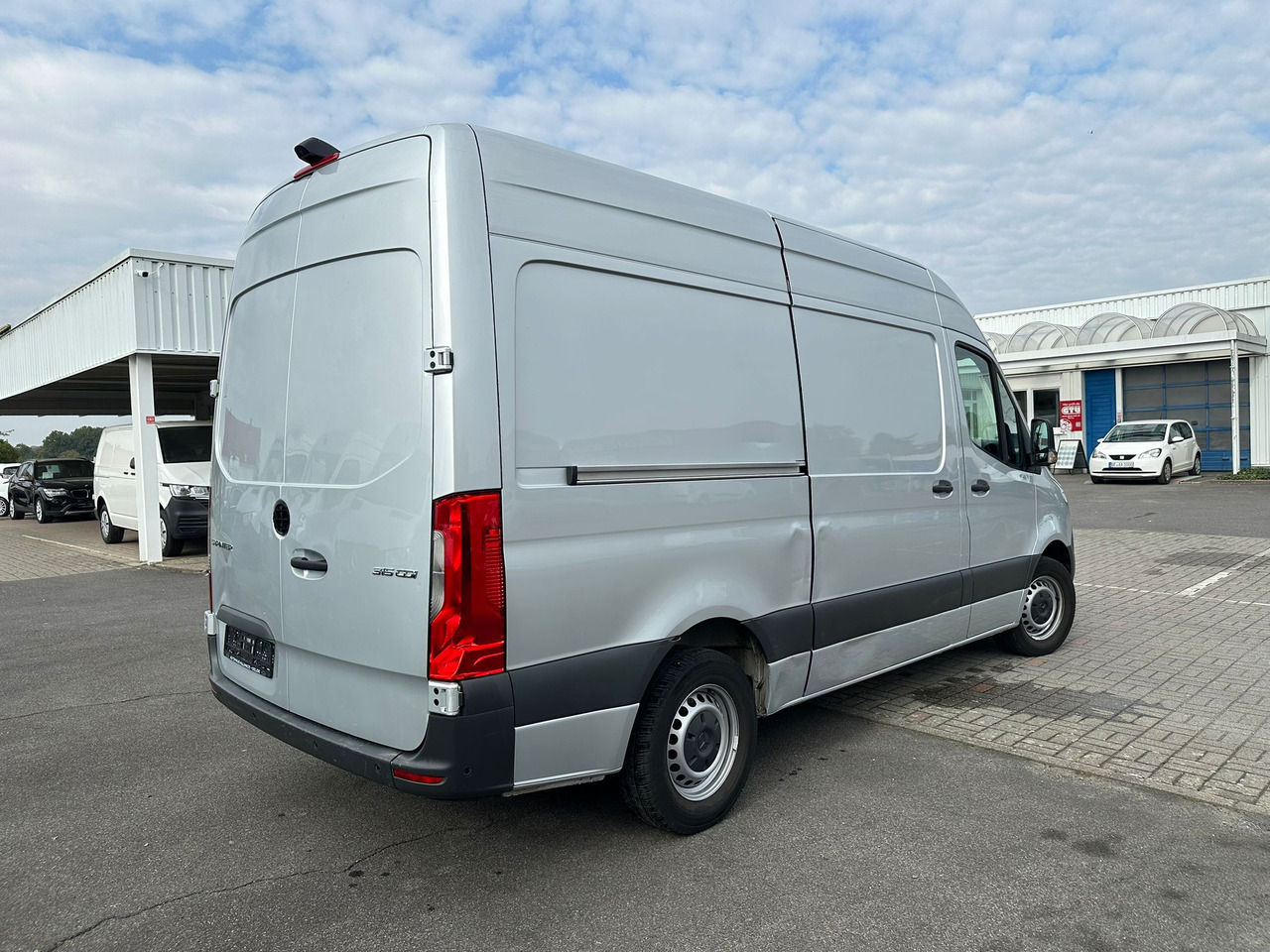 MERCEDES-BENZ Sprinter - Xe van chở hàng: hình 2 MERCEDES-BENZ Sprinter - Xe van chở hàng: hình 2