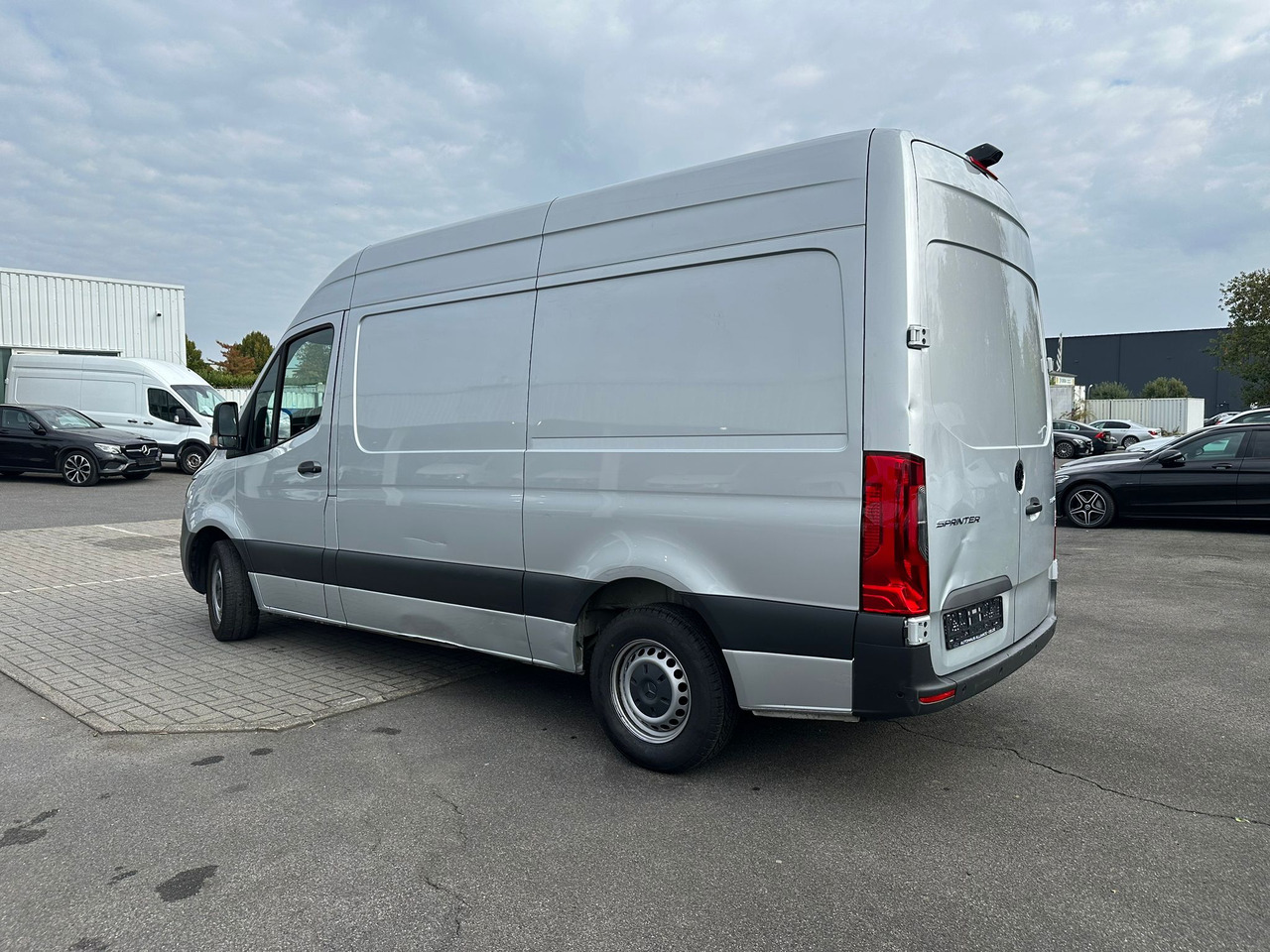 MERCEDES-BENZ Sprinter - Xe van chở hàng: hình 3 MERCEDES-BENZ Sprinter - Xe van chở hàng: hình 3