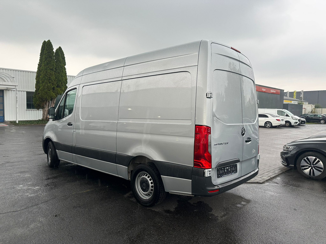 Mercedes Benz Sprinter - Xe van chở hàng: hình 3 Mercedes Benz Sprinter - Xe van chở hàng: hình 3