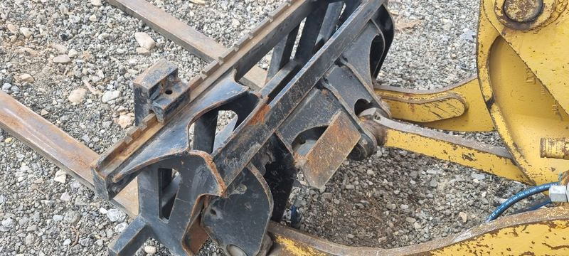 CATERPILLAR 908H - Máy xúc lật bánh lốp: hình 3 CATERPILLAR 908H - Máy xúc lật bánh lốp: hình 3