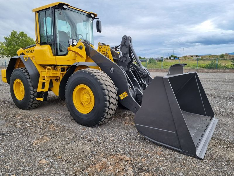 CATERPILLAR L90F - Máy xúc lật bánh lốp: hình 2 CATERPILLAR L90F - Máy xúc lật bánh lốp: hình 2