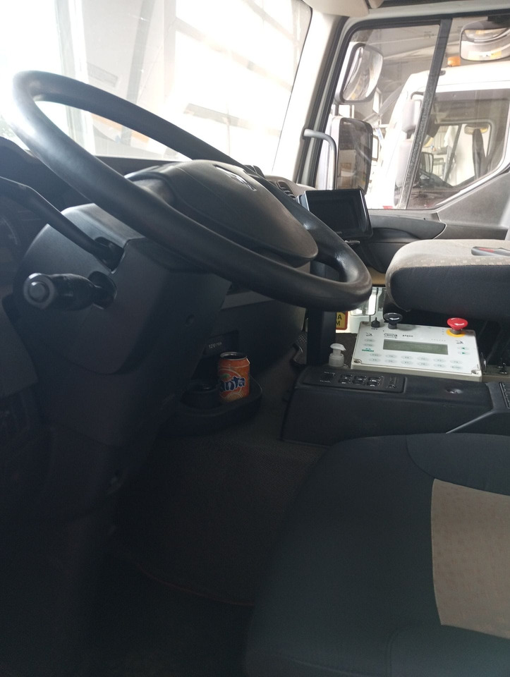 BOM de marque Renault 310 DXI - benne SEMAT bi compartiment - boite de vitesse récente de 5000 km - 2 pneus neufs - dernier passage aux mines en septembre 2023 - arrêt de circulation octobre 2023 - ba - Xe tải chở rác: hình 2 BOM de marque Renault 310 DXI - benne SEMAT bi compartiment - boite de vitesse récente de 5000 km - 2 pneus neufs - dernier passage aux mines en septembre 2023 - arrêt de circulation octobre 2023 - ba - Xe tải chở rác: hình 2