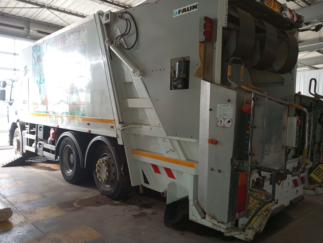 BOM de marque Renault 320 DXI- Benne FAUN Turbo changée en août 2023 - fuite hydraulique avant passage aux mines - arrêt de circulation octobre 2023 - batterie HS - état correct - factures disponibles - Xe tải chở rác: hình 3 BOM de marque Renault 320 DXI- Benne FAUN Turbo changée en août 2023 - fuite hydraulique avant passage aux mines - arrêt de circulation octobre 2023 - batterie HS - état correct - factures disponibles - Xe tải chở rác: hình 3