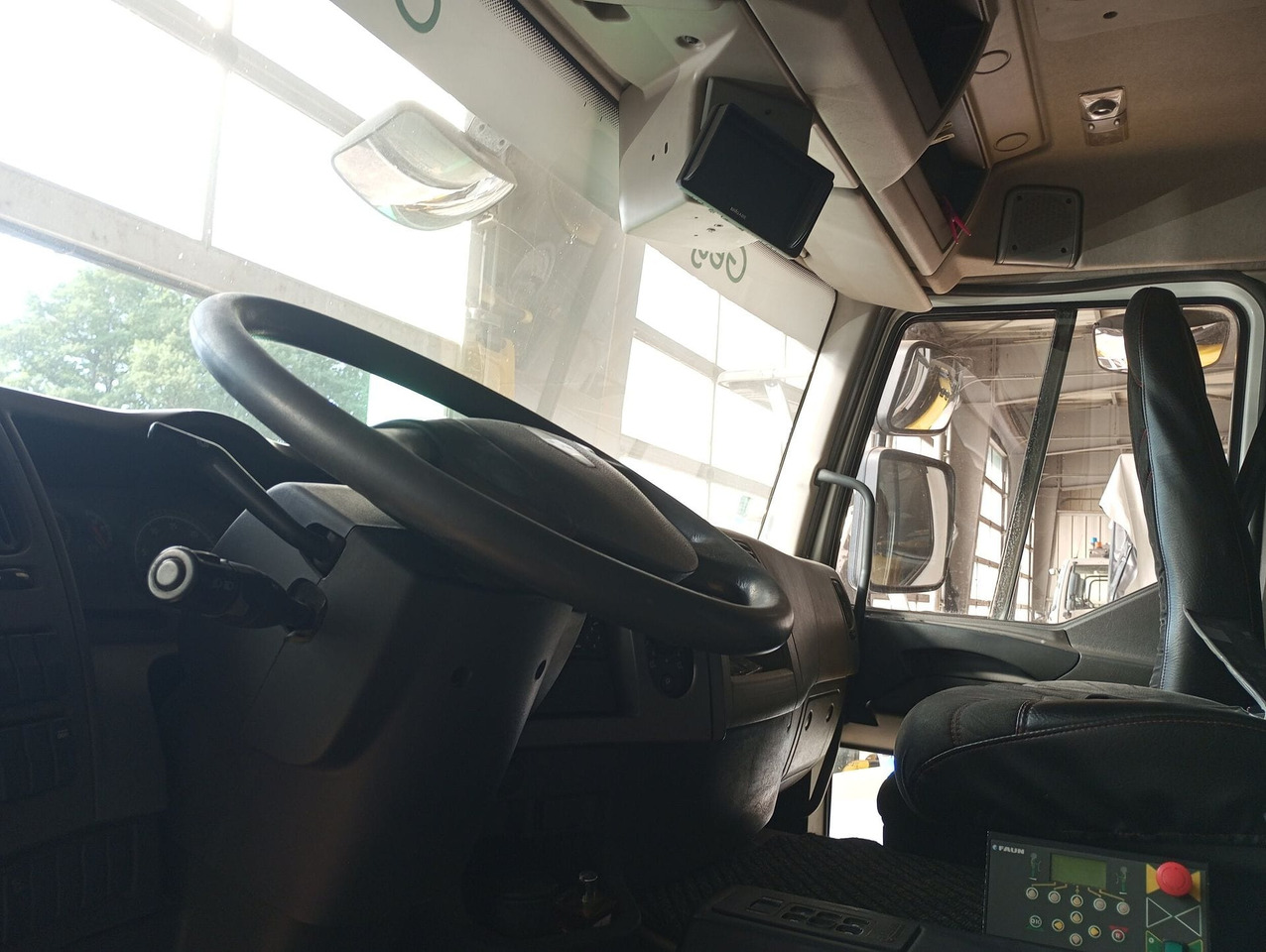 BOM de marque Renault 320 DXI- Benne FAUN Turbo changée en août 2023 - fuite hydraulique avant passage aux mines - arrêt de circulation octobre 2023 - batterie HS - état correct - factures disponibles - Xe tải chở rác: hình 4 BOM de marque Renault 320 DXI- Benne FAUN Turbo changée en août 2023 - fuite hydraulique avant passage aux mines - arrêt de circulation octobre 2023 - batterie HS - état correct - factures disponibles - Xe tải chở rác: hình 4