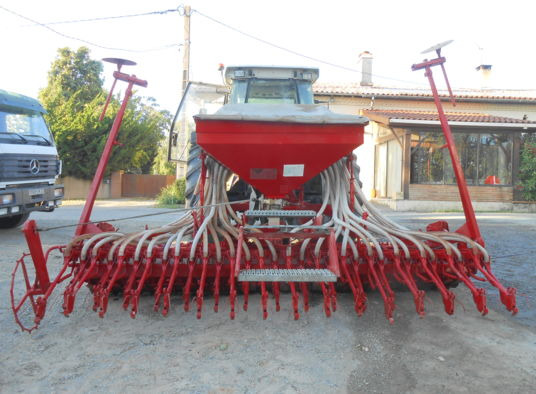 Kverneland DAS + Kverneland herse rotative - Máy gieo hạt liên hợp: hình 2 Kverneland DAS + Kverneland herse rotative - Máy gieo hạt liên hợp: hình 2