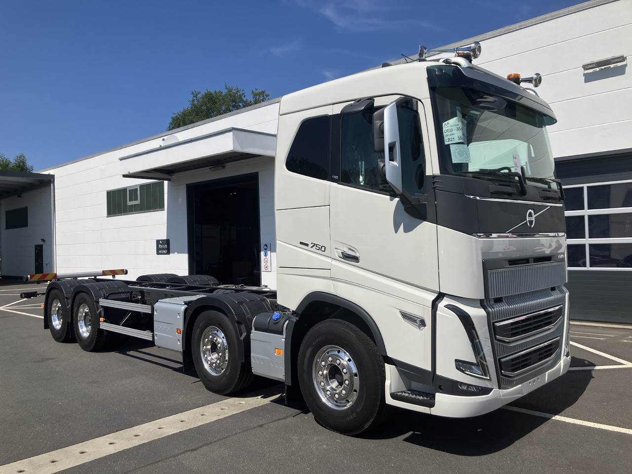 VOLVO FH16 750 8x4 Chassis - Xe tải khung gầm: hình 2 VOLVO FH16 750 8x4 Chassis - Xe tải khung gầm: hình 2