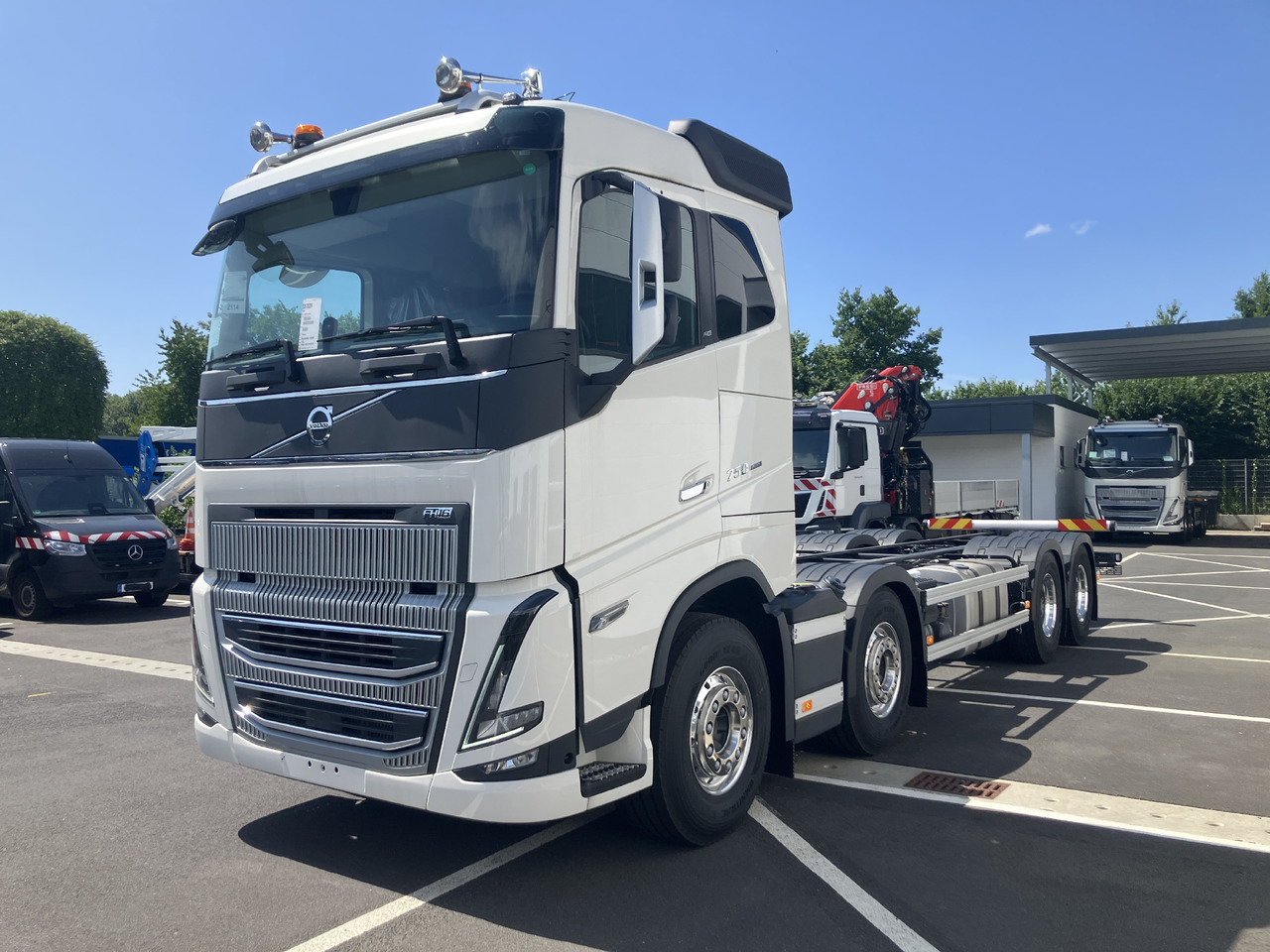 VOLVO FH16 750 8x4 Chassis - Xe tải khung gầm: hình 5 VOLVO FH16 750 8x4 Chassis - Xe tải khung gầm: hình 5