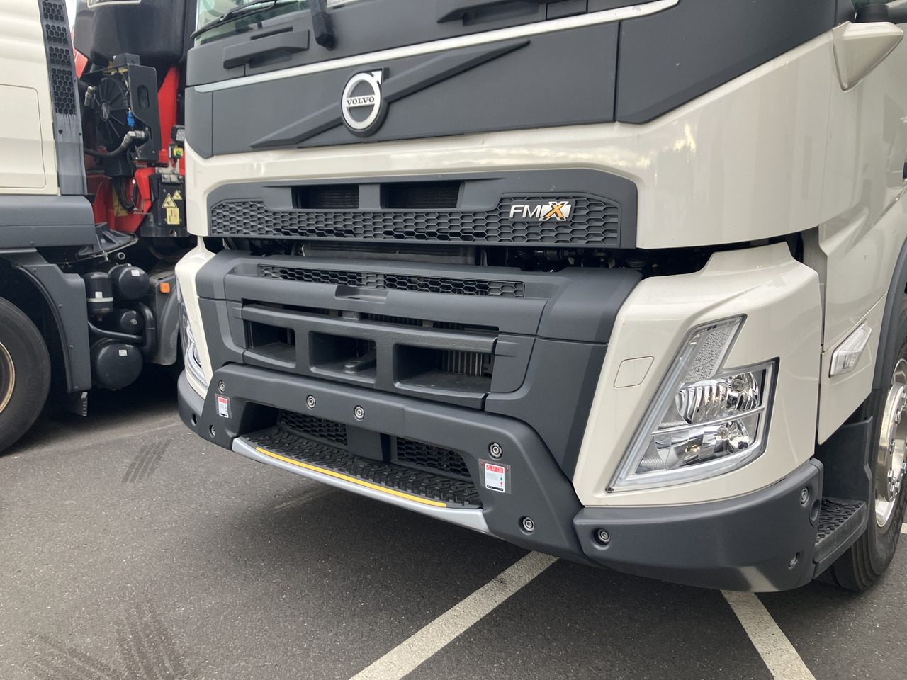 VOLVO FMX 540 6x2 Globetrotter Chassis - Xe tải khung gầm: hình 5 VOLVO FMX 540 6x2 Globetrotter Chassis - Xe tải khung gầm: hình 5