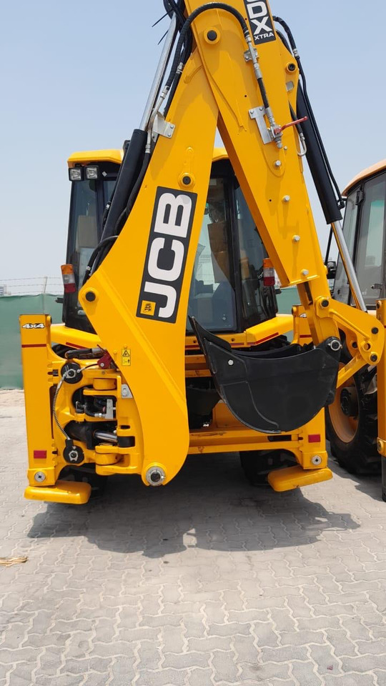JCB 3DX - Máy xúc trước múc sau: hình 2 JCB 3DX - Máy xúc trước múc sau: hình 2