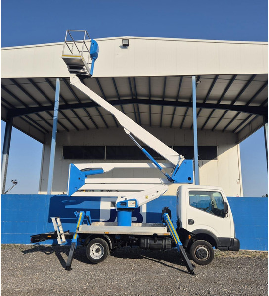 Usado SOCAGE DA320 sobre NISSAN CABSTAR 35.12 - Nền bục trên không: hình 3 Usado SOCAGE DA320 sobre NISSAN CABSTAR 35.12 - Nền bục trên không: hình 3