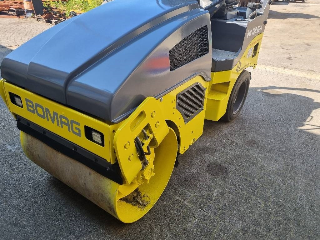 Bomag BW 100 AC-4 - Xe lu kết hợp: hình 1 Bomag BW 100 AC-4 - Xe lu kết hợp: hình 1