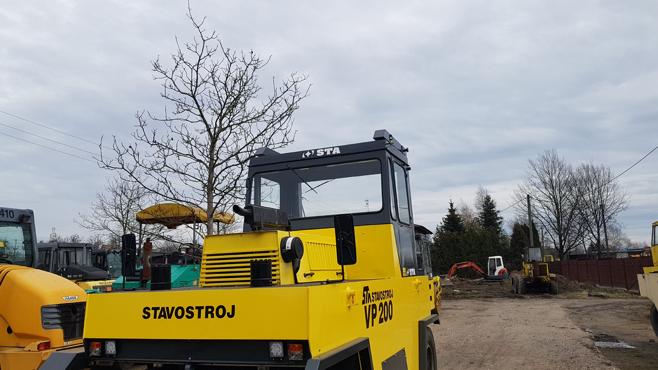 Stavostroj Remasz VP200 - Máy lăn khí nén: hình 2 Stavostroj Remasz VP200 - Máy lăn khí nén: hình 2