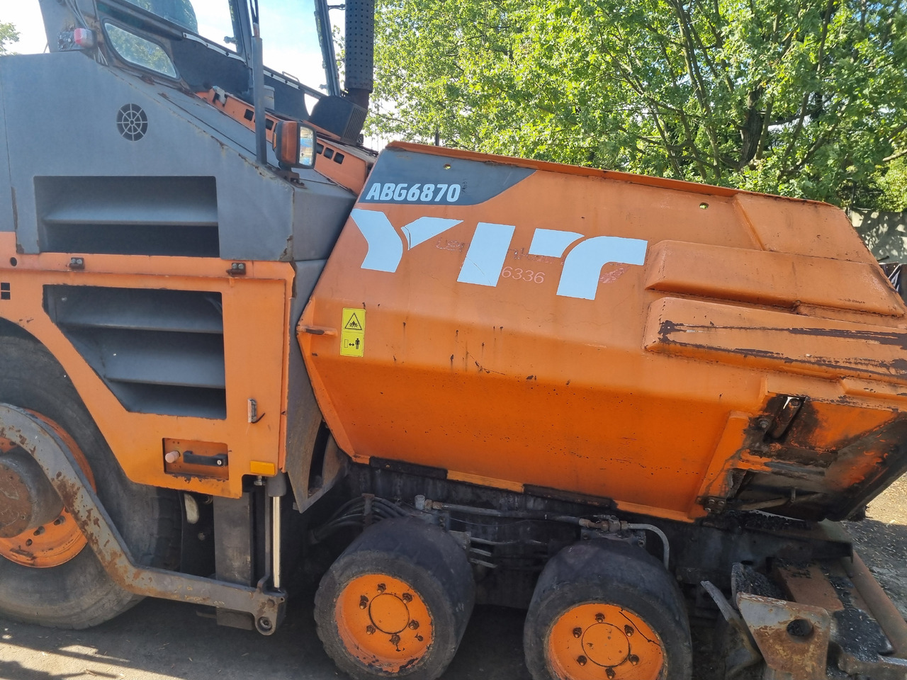 VOLVO TITAN 6870 - Máy lát nhựa đường: hình 2 VOLVO TITAN 6870 - Máy lát nhựa đường: hình 2