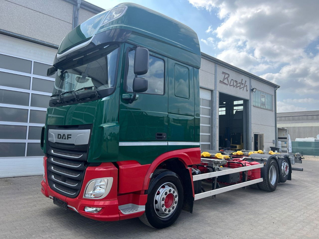 DAF XF 480 FAN SSC BDF C715/745 + Intarder + 2x Tank - Xe chở container/ Xe tải hoán đổi thân: hình 1 DAF XF 480 FAN SSC BDF C715/745 + Intarder + 2x Tank - Xe chở container/ Xe tải hoán đổi thân: hình 1
