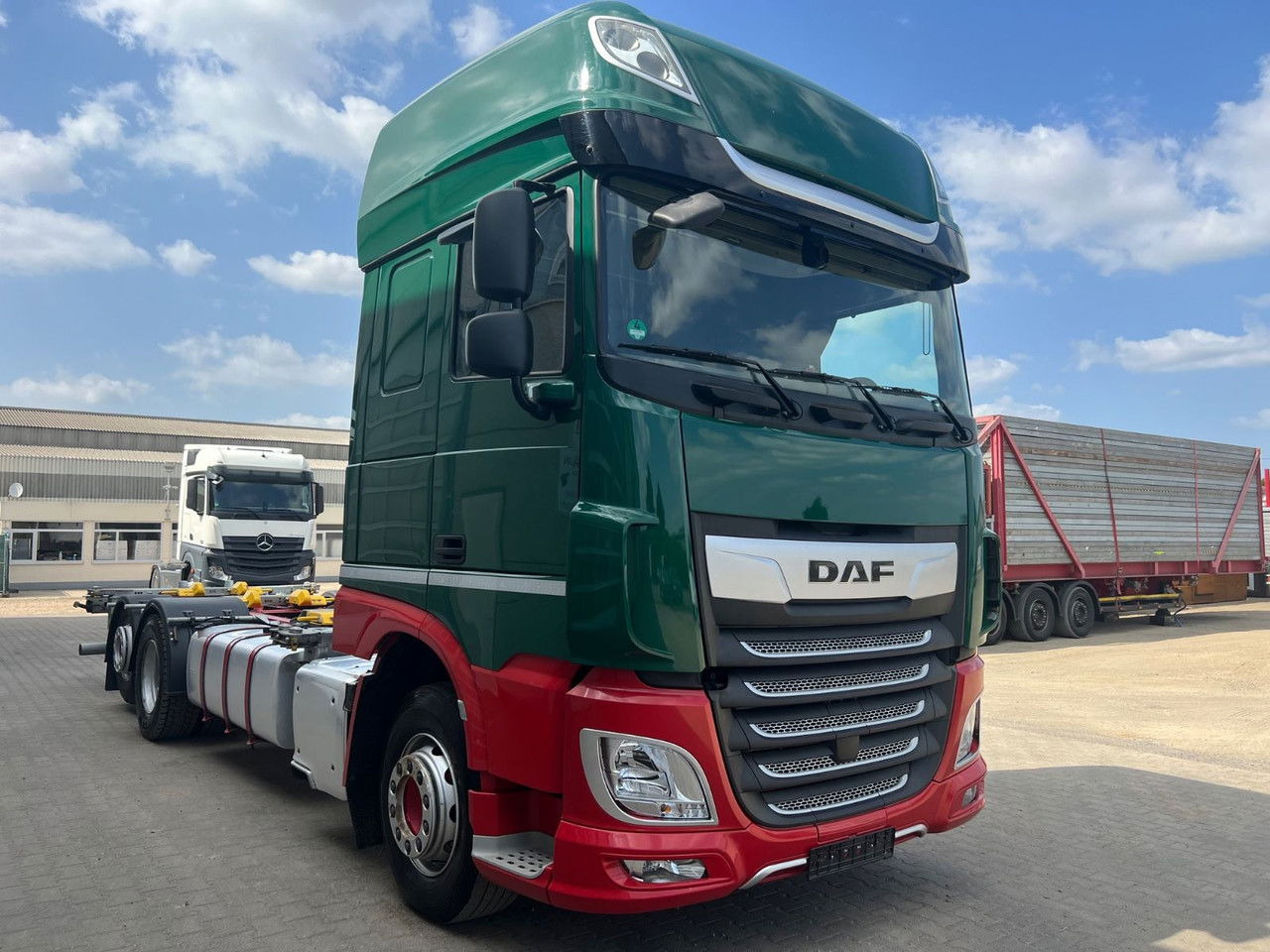 DAF XF 480 FAN SSC BDF C715/745 + Intarder + 2x Tank - Xe chở container/ Xe tải hoán đổi thân: hình 3 DAF XF 480 FAN SSC BDF C715/745 + Intarder + 2x Tank - Xe chở container/ Xe tải hoán đổi thân: hình 3