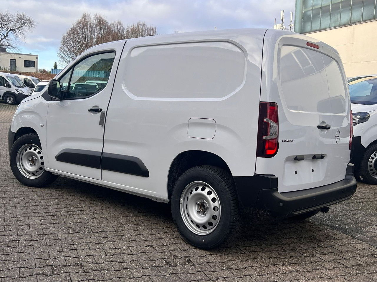 Opel Combo Cargo L1KlimaKameraPDCHolzbod - Xe van chở khách: hình 5 Opel Combo Cargo L1KlimaKameraPDCHolzbod - Xe van chở khách: hình 5