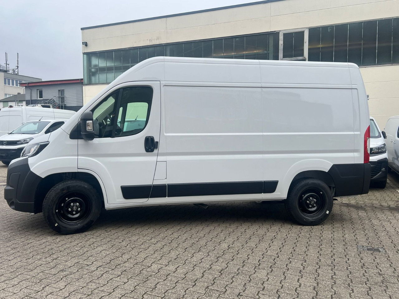 Opel Movano L2H2 140 Kasten Rückfahrkam Allwetter+ - Xe van chở hàng: hình 5 Opel Movano L2H2 140 Kasten Rückfahrkam Allwetter+ - Xe van chở hàng: hình 5