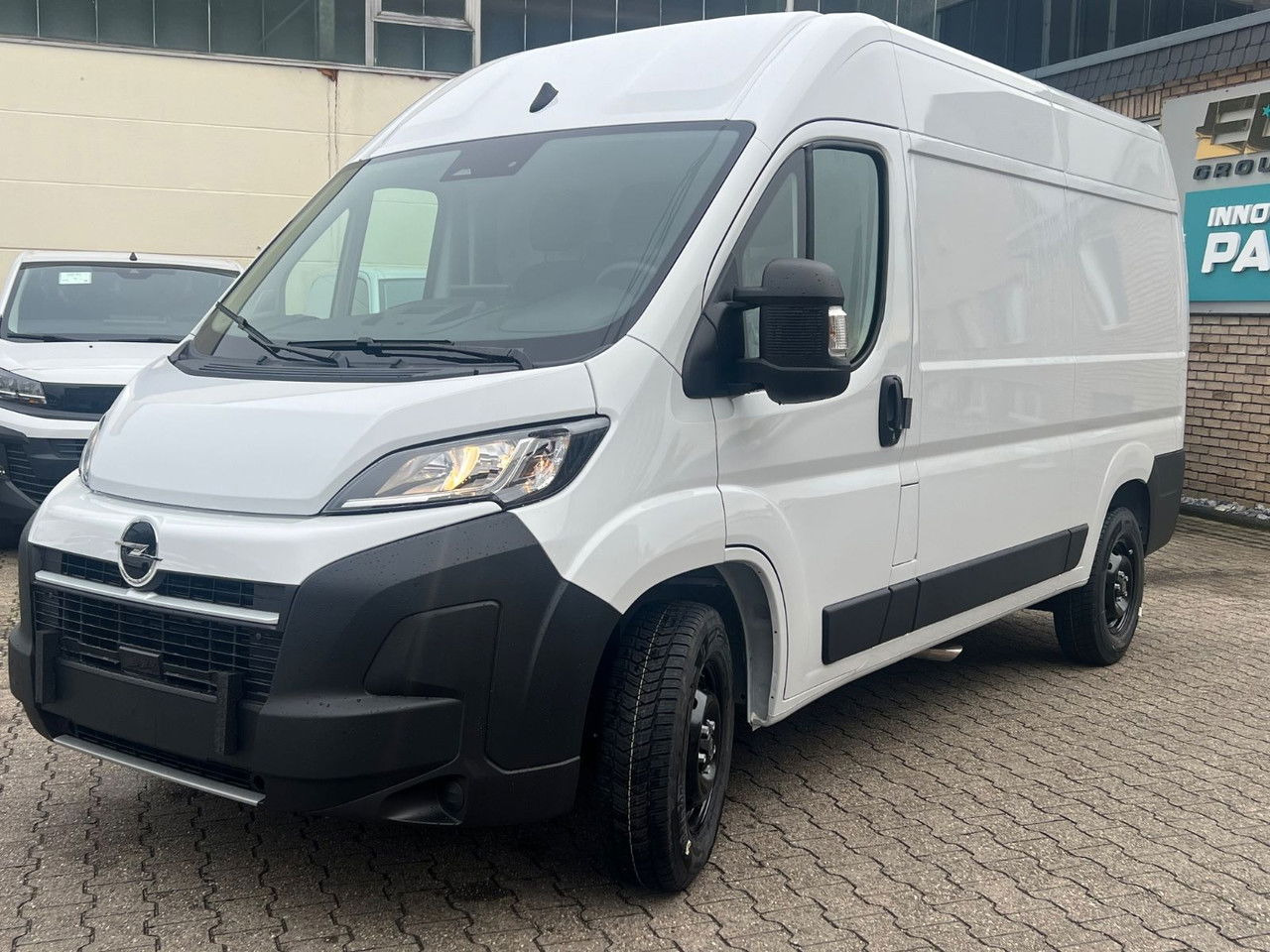 Opel Movano L2H2 140 Kasten Rückfahrkam Allwetter+ - Xe van chở hàng: hình 2 Opel Movano L2H2 140 Kasten Rückfahrkam Allwetter+ - Xe van chở hàng: hình 2