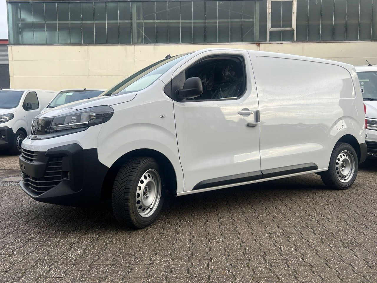 Xe van chở hàng mới Opel Vivaro Cargo L2 H1 120 PS Allwetter AHK Rückfahr: hình 7 Xe van chở hàng mới Opel Vivaro Cargo L2 H1 120 PS Allwetter AHK Rückfahr: hình 7