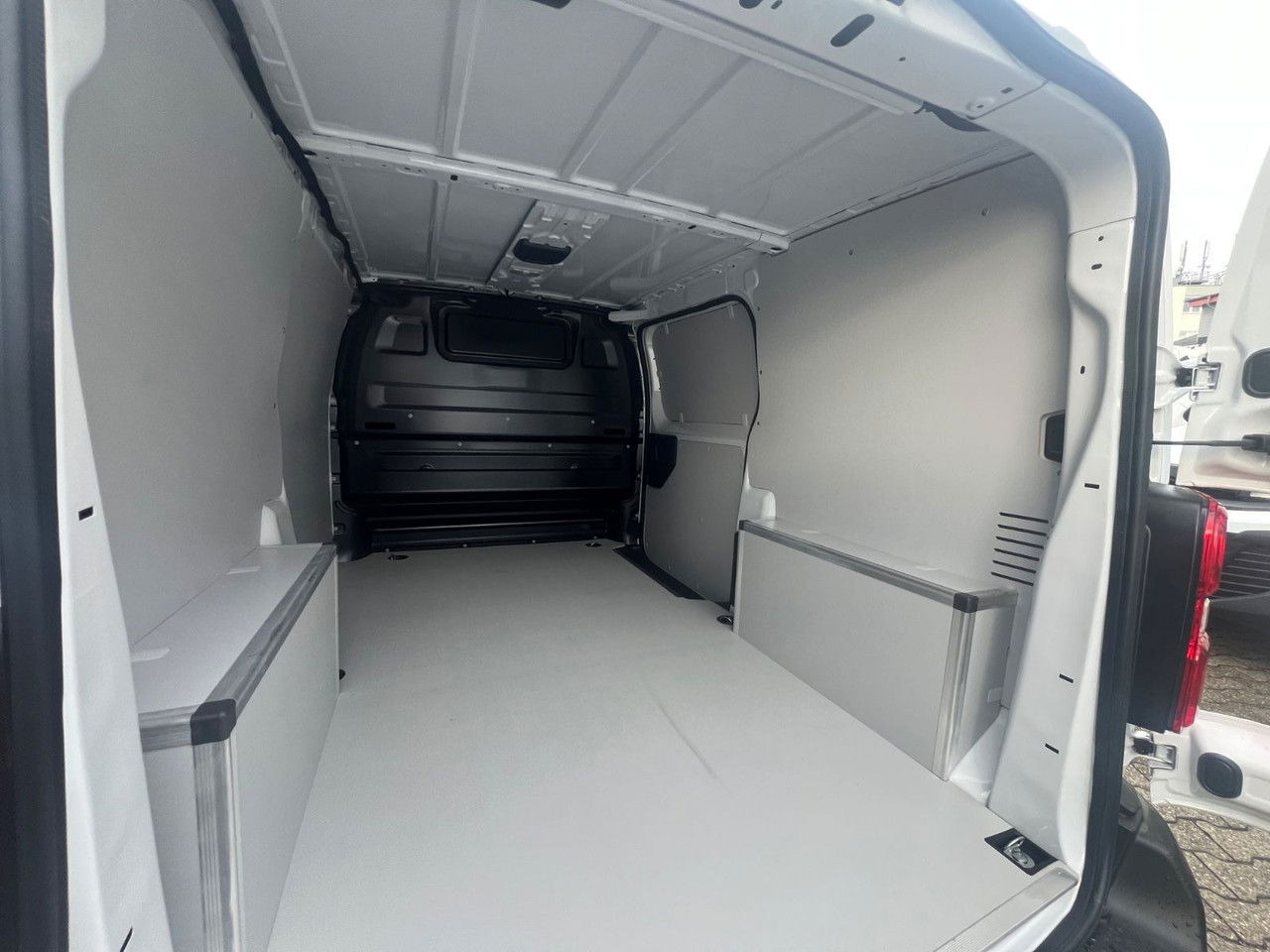 Xe van chở hàng mới Opel Vivaro Cargo L2 H1 120 PS Allwetter AHK Rückfahr: hình 21 Xe van chở hàng mới Opel Vivaro Cargo L2 H1 120 PS Allwetter AHK Rückfahr: hình 21