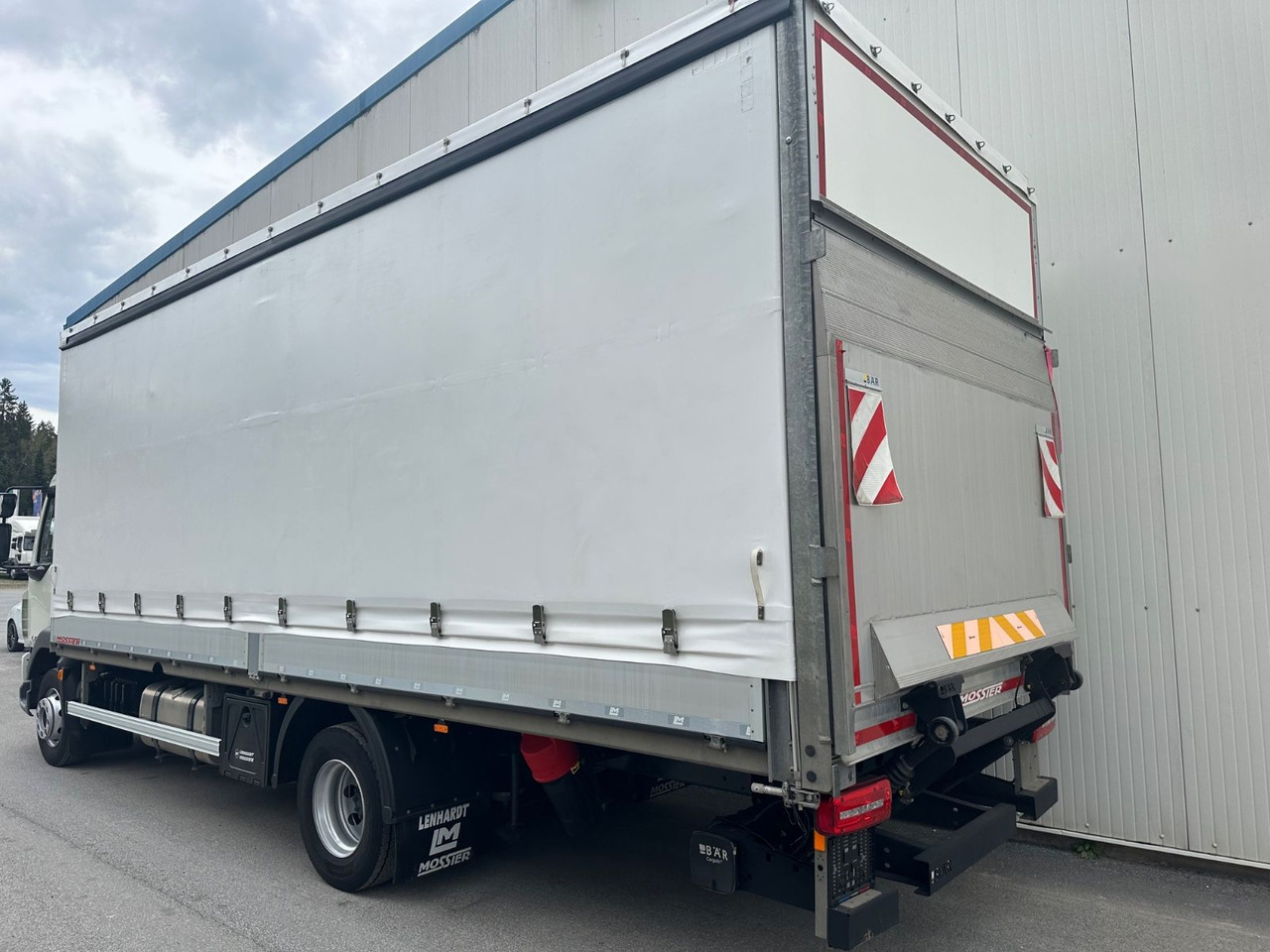 DAF LF 260 8Gang Bär-LBW - Xe tải thùng mui bạt: hình 3 DAF LF 260 8Gang Bär-LBW - Xe tải thùng mui bạt: hình 3