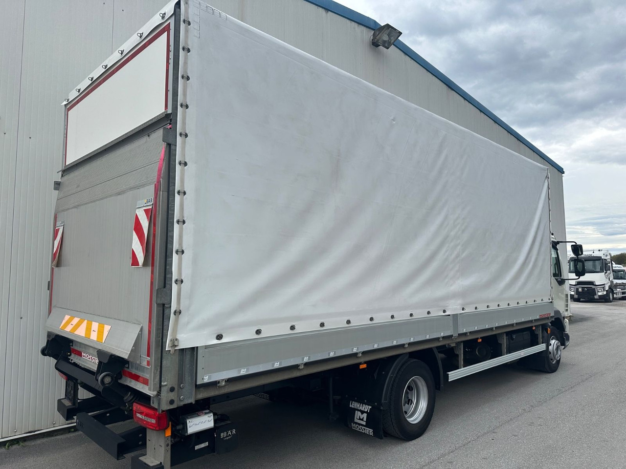 DAF LF 260 8Gang Bär-LBW - Xe tải thùng mui bạt: hình 4 DAF LF 260 8Gang Bär-LBW - Xe tải thùng mui bạt: hình 4