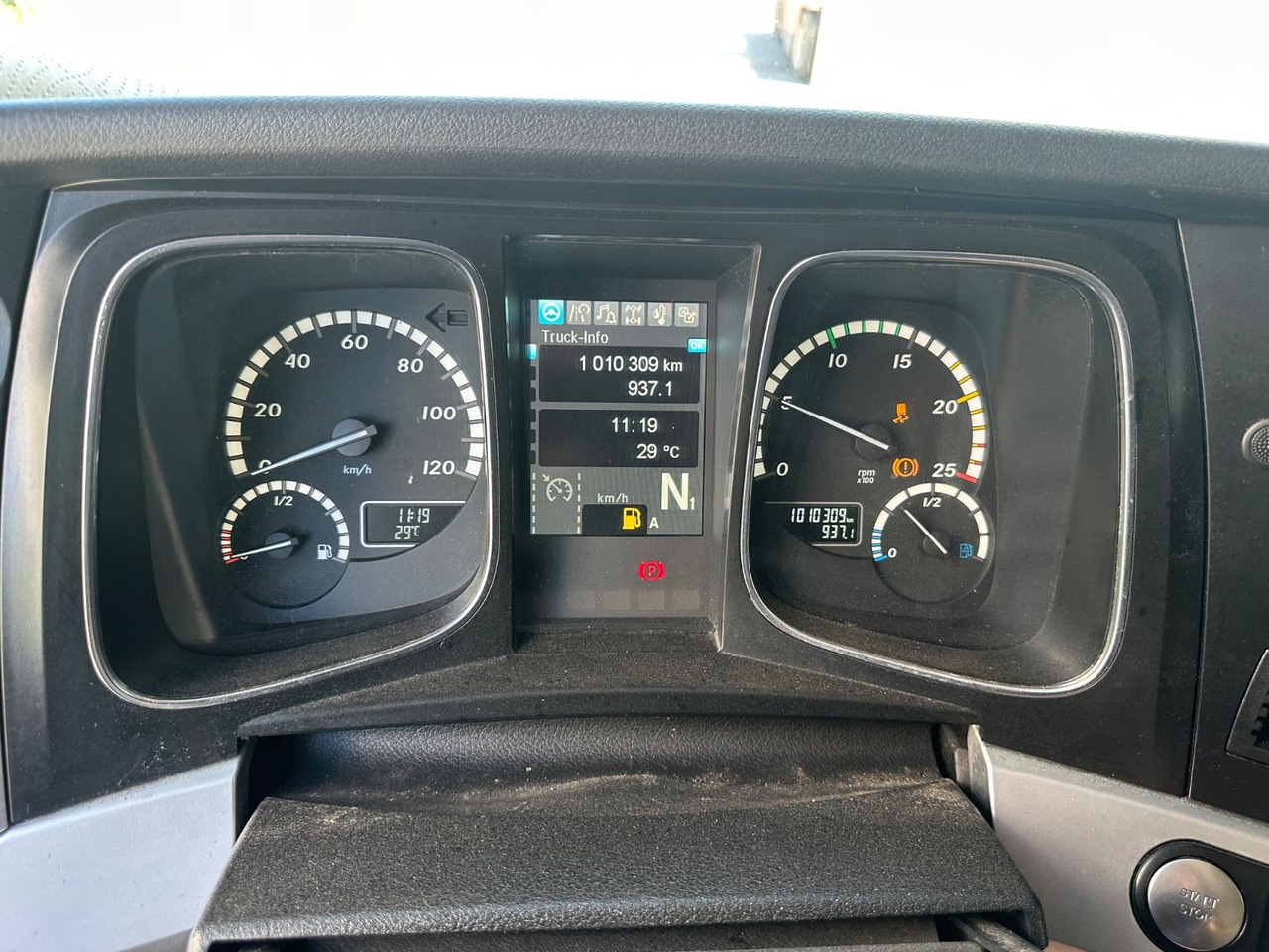 Xe chở container/ Xe tải hoán đổi thân Mercedes-Benz Actros 1946: hình 6