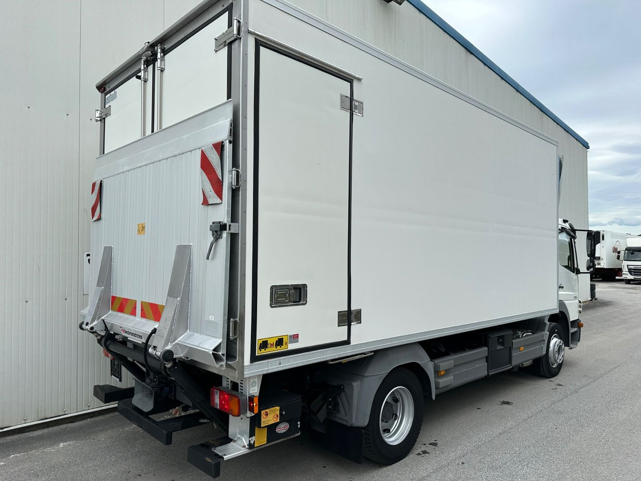 Mercedes-Benz Atego 1224 Automat Klima TK-29C - Xe tải đông lạnh: hình 3 Mercedes-Benz Atego 1224 Automat Klima TK-29C - Xe tải đông lạnh: hình 3