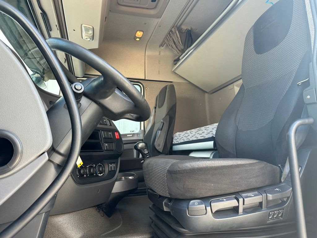 DAF XF 460 Manual Retarder ACC DAF XF 460 Manual Retarder ACC - Xe đầu kéo: hình 5 DAF XF 460 Manual Retarder ACC DAF XF 460 Manual Retarder ACC - Xe đầu kéo: hình 5