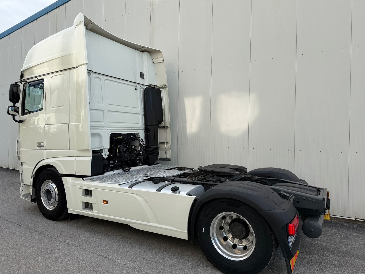 DAF XF 530 Vollausstattung Vollluft 2l-Hydraulik - Xe đầu kéo: hình 4 DAF XF 530 Vollausstattung Vollluft 2l-Hydraulik - Xe đầu kéo: hình 4