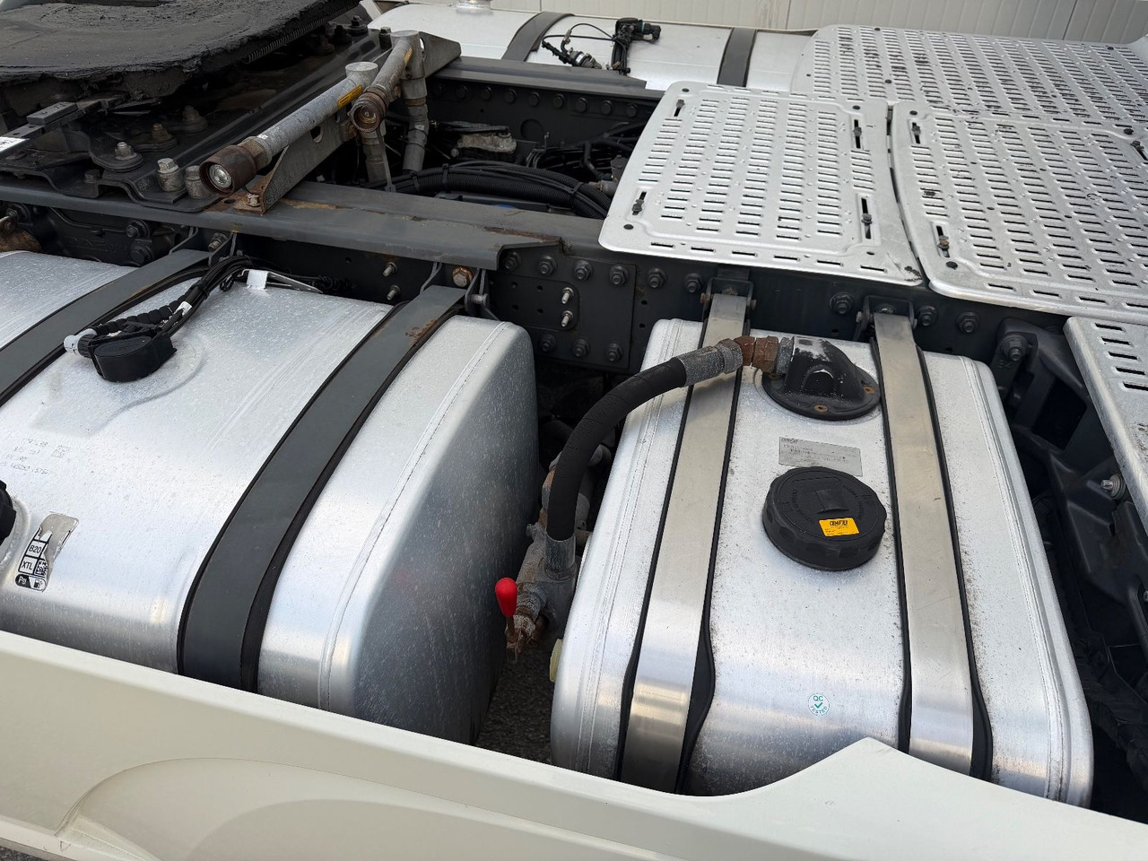 DAF XF 530 Vollausstattung Vollluft 2l-Hydraulik - Xe đầu kéo: hình 5 DAF XF 530 Vollausstattung Vollluft 2l-Hydraulik - Xe đầu kéo: hình 5