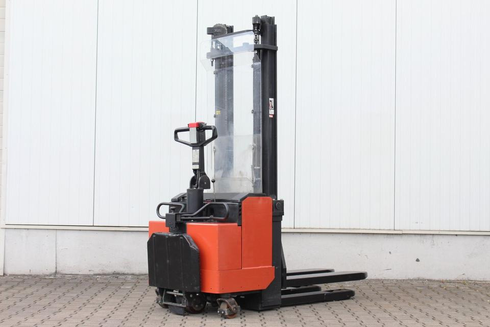 BT LSV1250 - 3400mm - Máy xếp chồng: hình 3 BT LSV1250 - 3400mm - Máy xếp chồng: hình 3