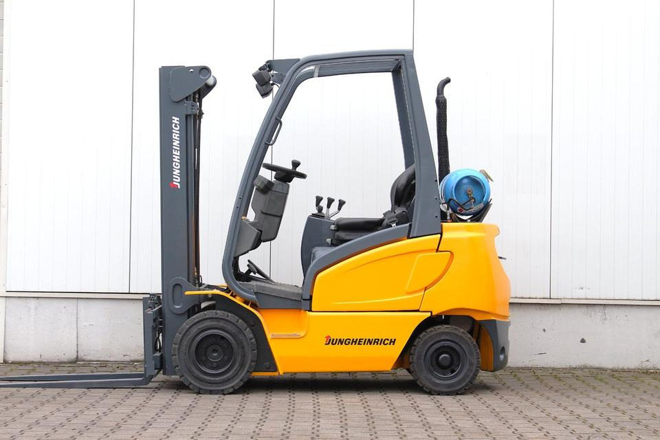 JUNGHEINRICH TFG316s Triplex 4,5m UVV - Xe nâng gas: hình 4 JUNGHEINRICH TFG316s Triplex 4,5m UVV - Xe nâng gas: hình 4