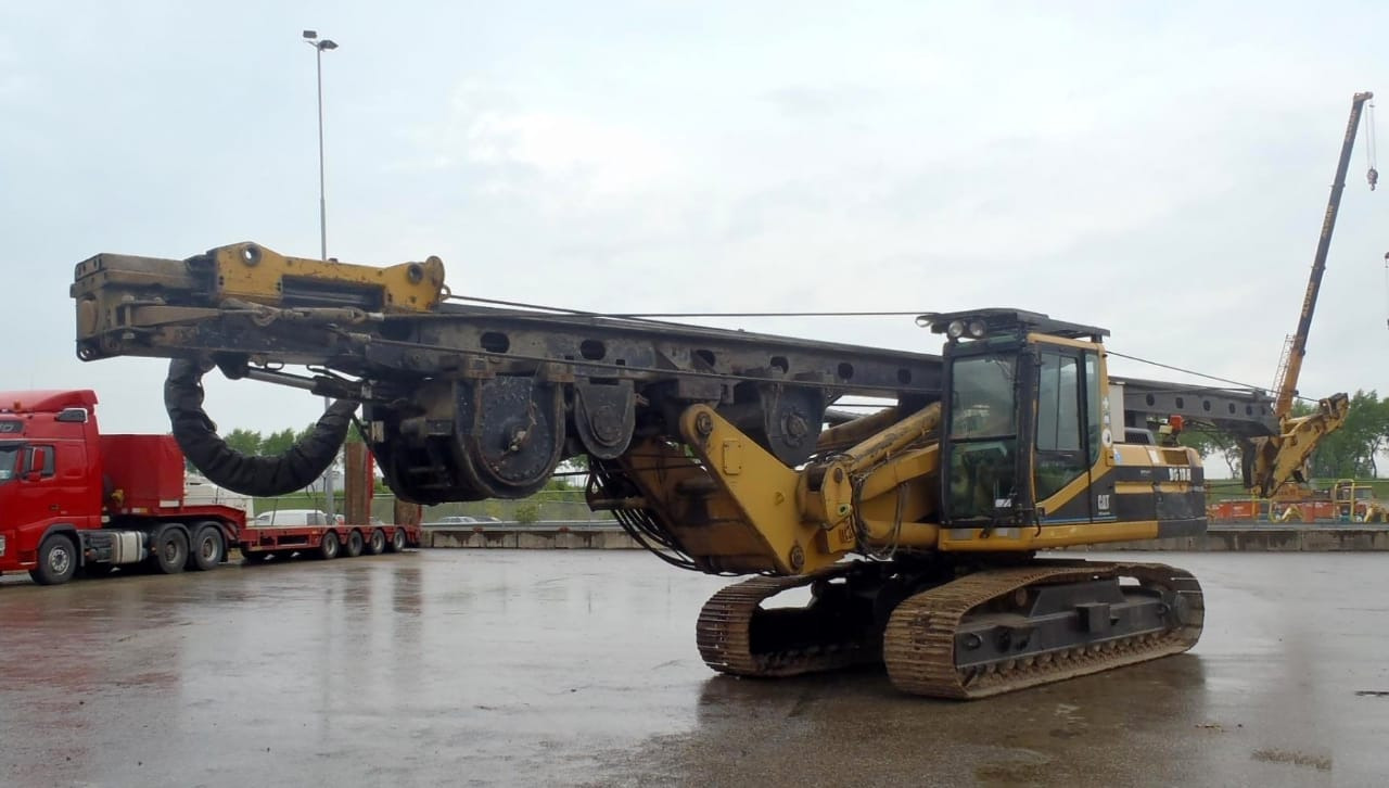 Bauer BG 18H - Giàn khoan: hình 1 Bauer BG 18H - Giàn khoan: hình 1