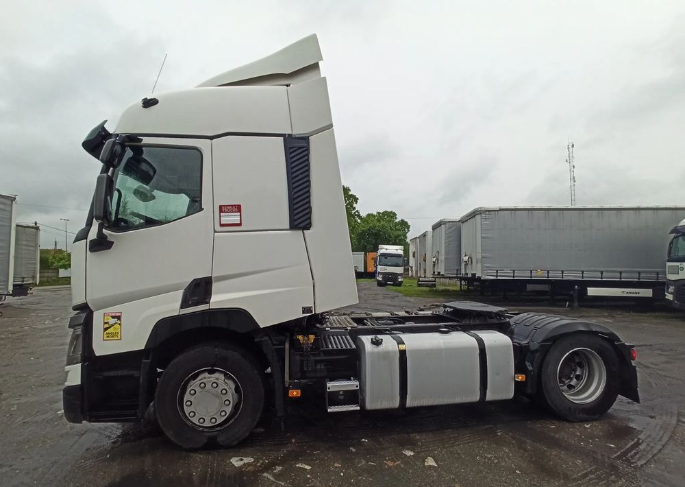 Renault T - Xe đầu kéo: hình 3 Renault T - Xe đầu kéo: hình 3