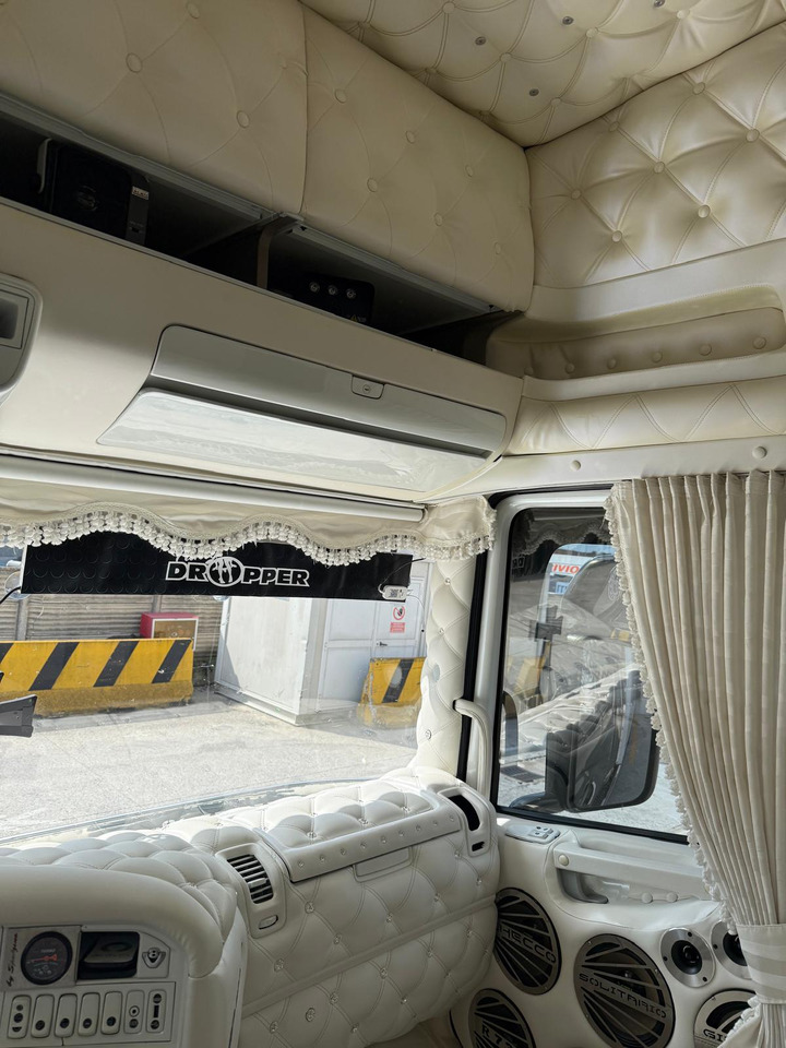 SCANIA R730 - Xe đầu kéo: hình 3 SCANIA R730 - Xe đầu kéo: hình 3