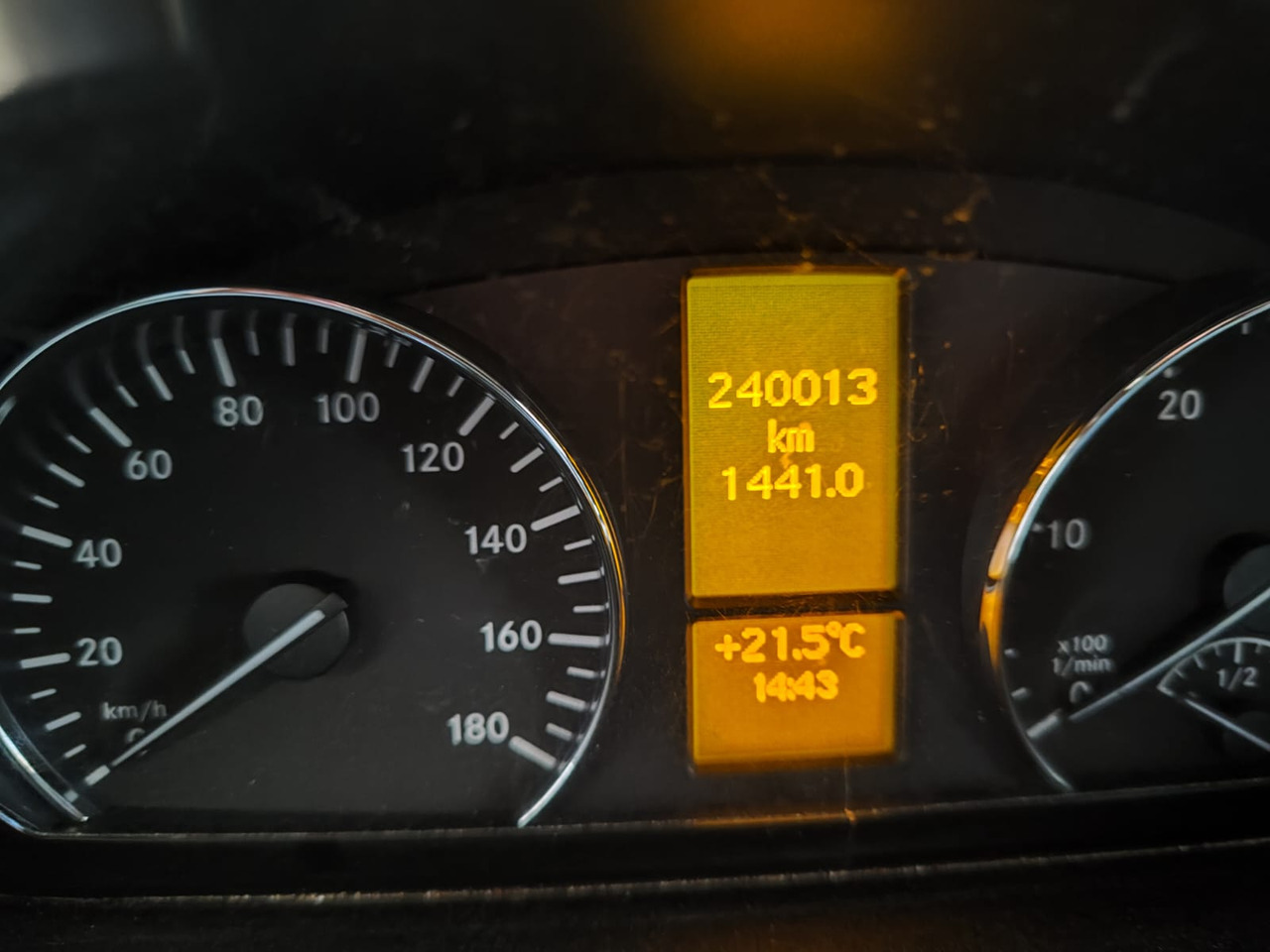 MERCEDES-BENZ SPRINTER 519 - Xe bus mini, Xe van chở khách: hình 4 MERCEDES-BENZ SPRINTER 519 - Xe bus mini, Xe van chở khách: hình 4