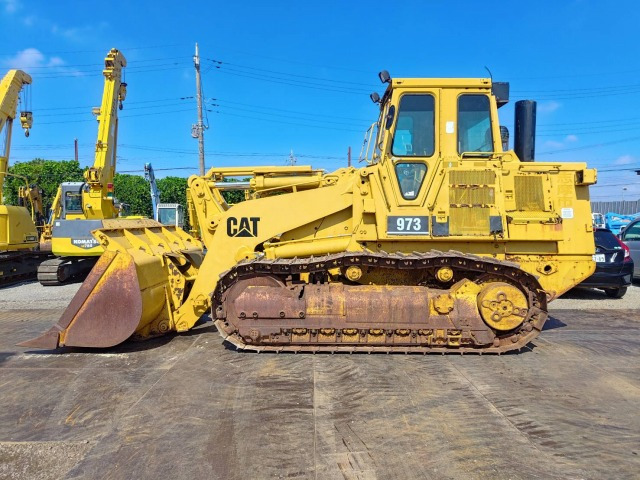 CAT 973 - Máy xúc lật bánh xích: hình 2 CAT 973 - Máy xúc lật bánh xích: hình 2