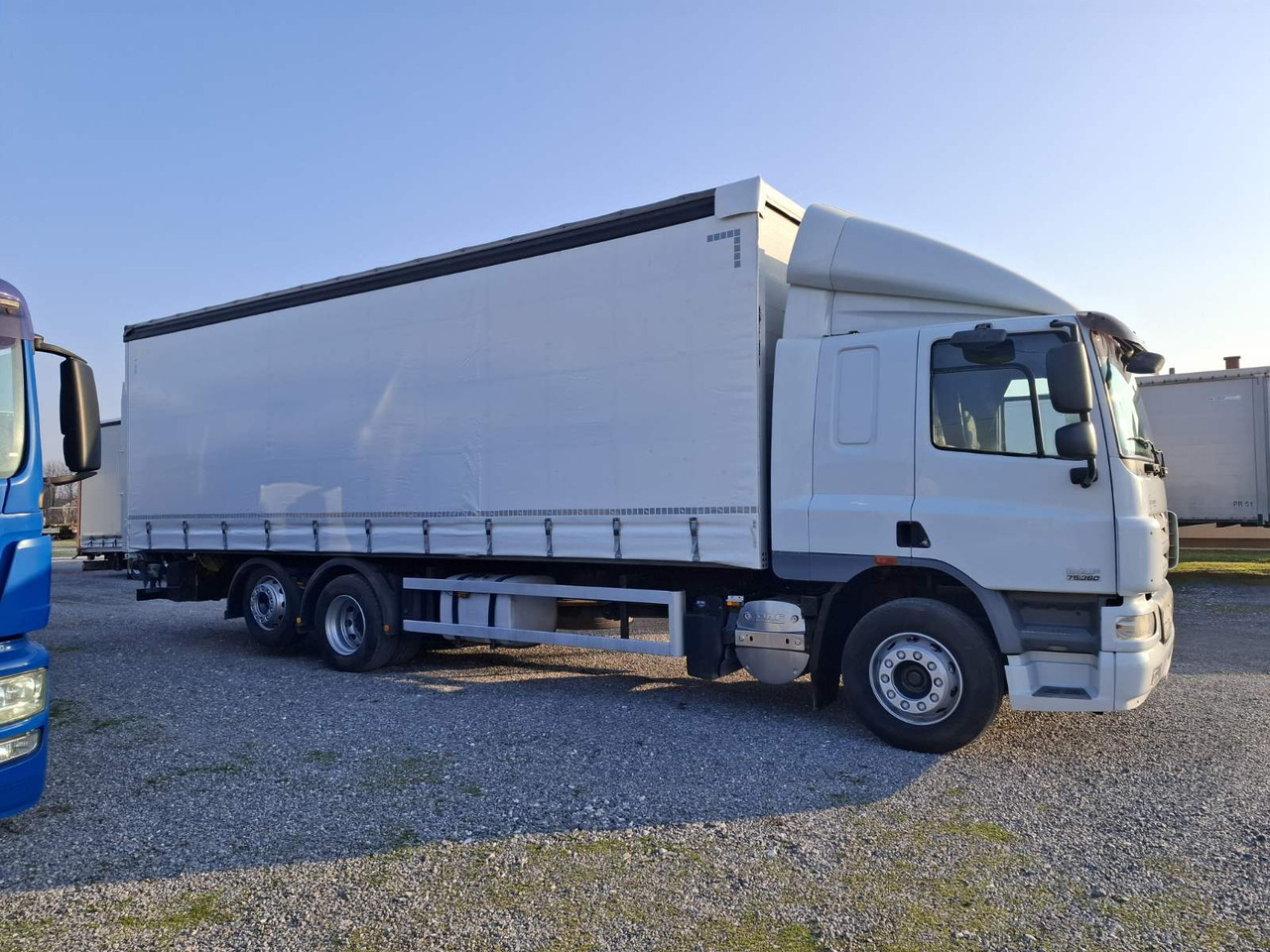 Xe tải thùng mui bạt DAF CF 75.360  8,5m: hình 9