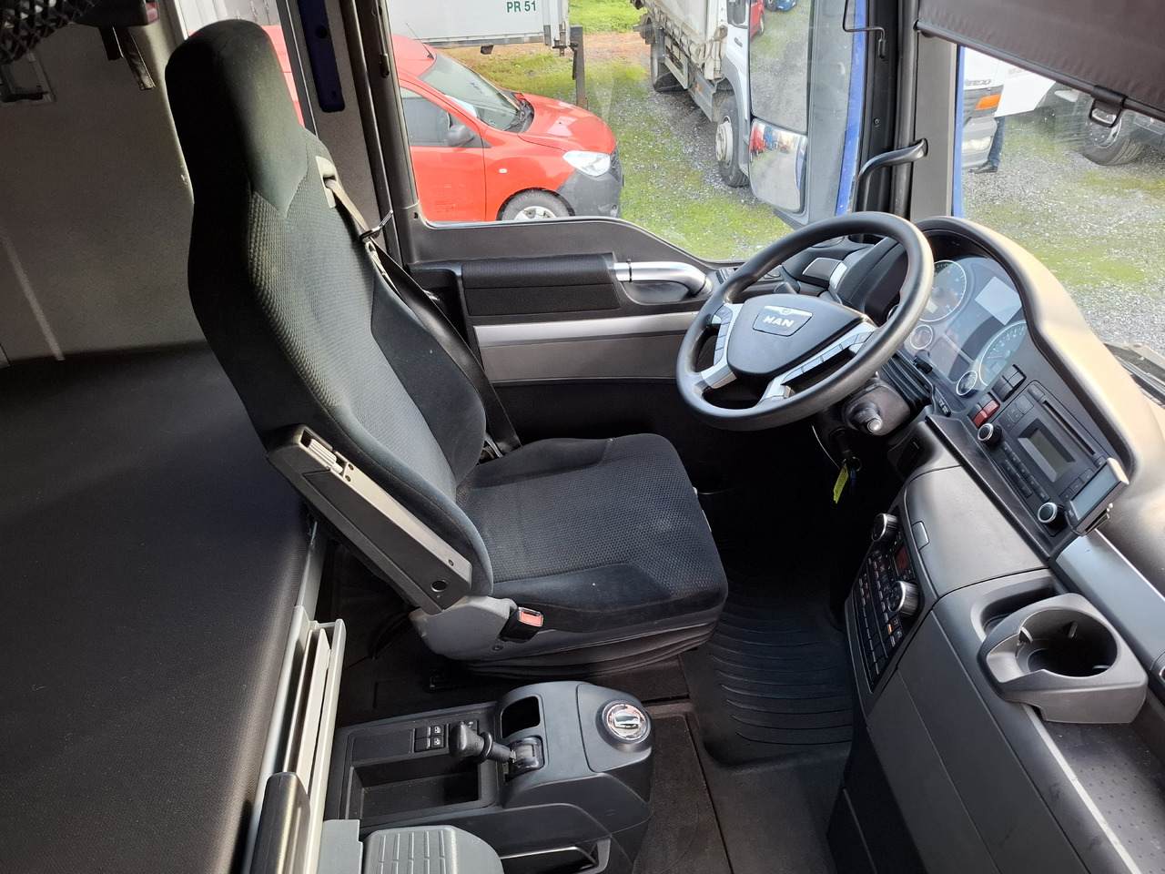 Xe tải thùng mui bạt MAN TGX 26.440 E5: hình 28